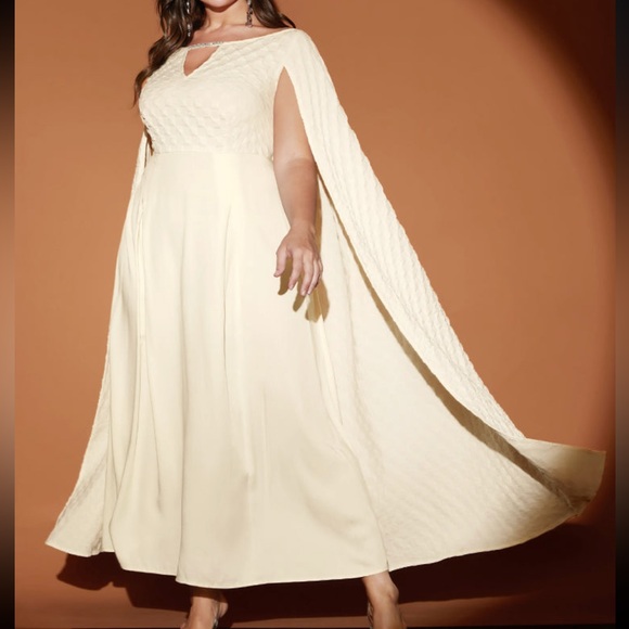 BloomChic Cut Out Cloak Maxi Dress 18/20 - Picture 4 of 8